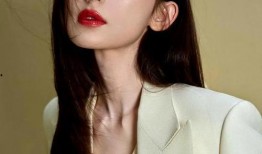 吃瓜爆料短剧吃瓜爆料大赛每日聚集地 万茜自爆一年潜七次,一年潜七次，揭秘娱乐圈神秘生活